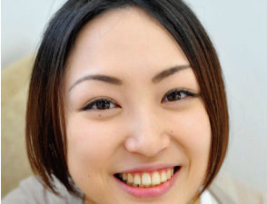 眉毛を整える修正後